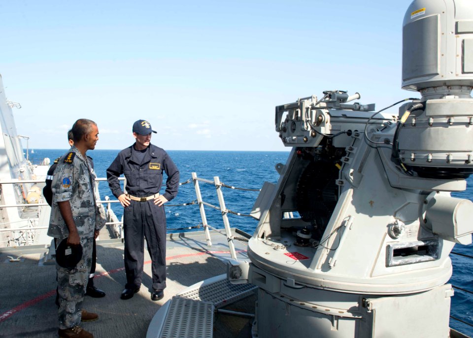 USS Dewey (DDG 105) 141109-N-KB426-036 (15150582104)