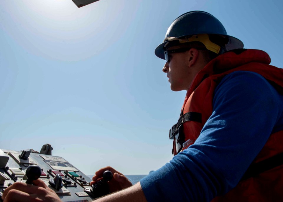 USS Dewey (DDG 105) 141027-N-KB426-018 (15661463541)