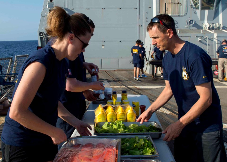USS Dewey (DDG 105) 141102-N-KB426-019 (15529736720)