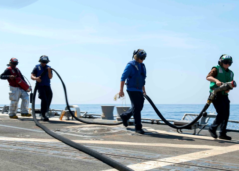 USS Dewey (DDG 105) 141023-N-KB426-060 (15443923490)