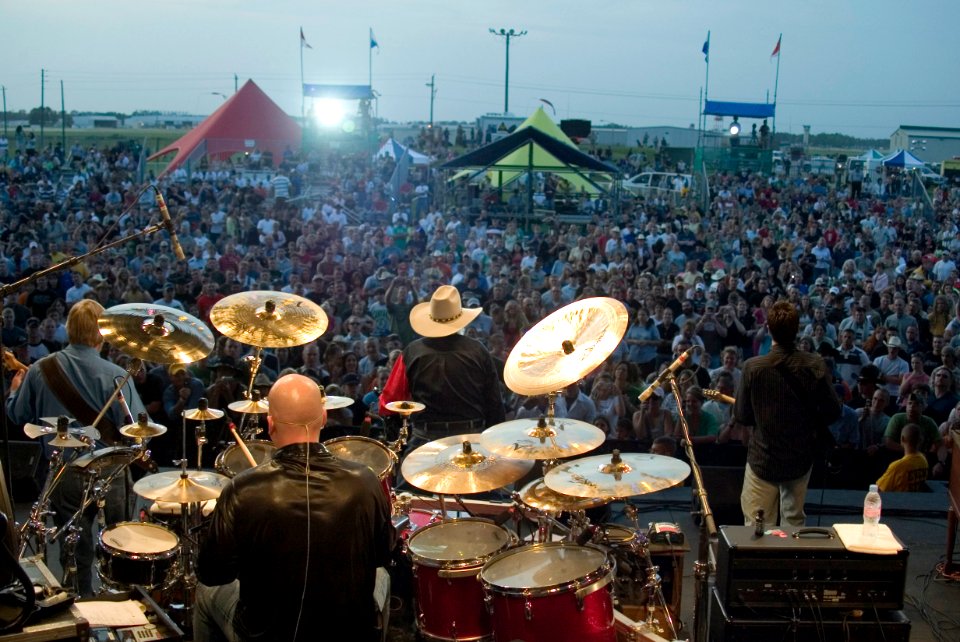 US Navy 070516-N-0975R-001 The legendary Charlie Daniels Band performs a free concert aboard Marine Corps Air Station New River, N.C