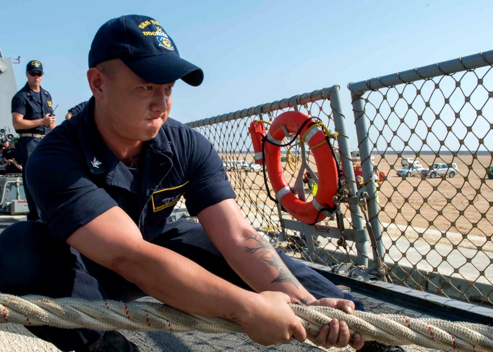 USS Dewey (DDG 105) 141023-N-KB426-021 (15443386688)