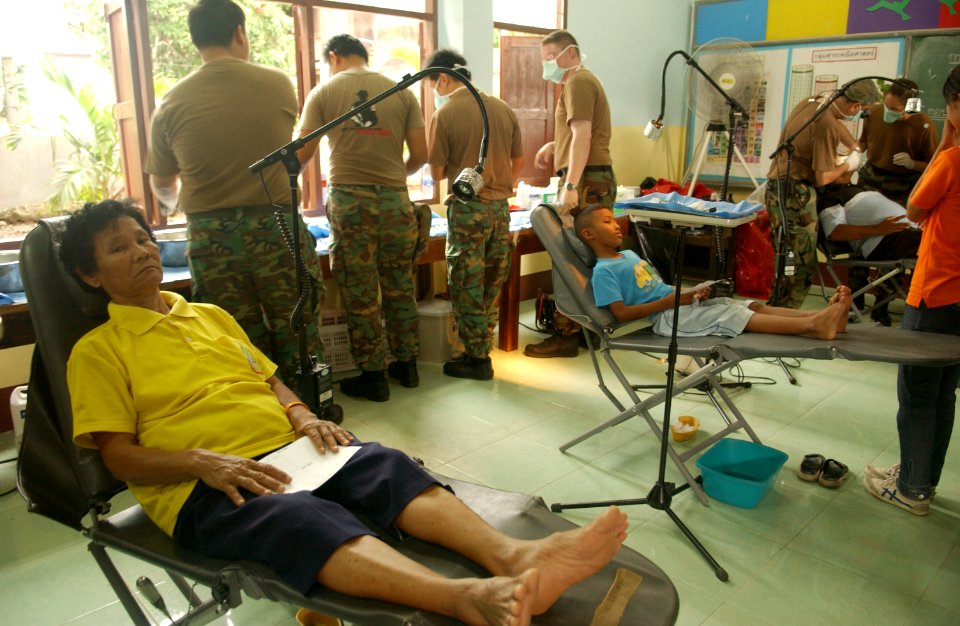 US Navy 070517-F-7806C-005 Multinational dental unit from Thailand, Singapore and the U.S. Navy provides dental care to the local people of Bahnkai Rayong Province during Cobra Gold 2007