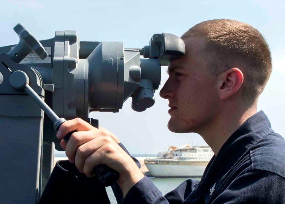 USS Dewey (DDG 105) 141025-N-KB426-037 (15452991388)