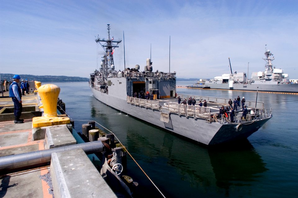 US Navy 070518-N-3390M-002 Guided missile frigate USS Ingraham (FFG 61) makes sternway while maneuvering to moor pier side at her homeport Naval Station Everett. Ingraham is returning from a two week Trident Fury exercise on th