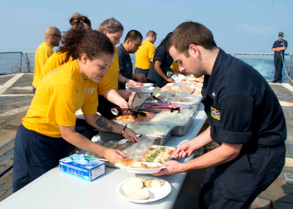 USS Dewey (DDG 105) 141019-N-KB426-081 (15558898636)