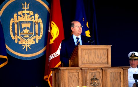 US Navy 070525-N-3642E-142 Secretary Donald C. Winter addresses USNA 2007 Graduation class photo