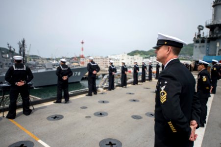 USS Denver pulls into port 140427-N-ZU025-036