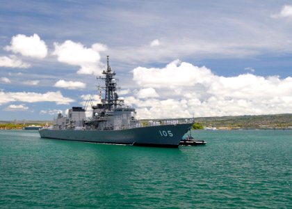 US Navy 070529-N-4965F-006 Japan Maritime Self Defense Force (JMSDF) ship JDS Inazuma (DD 105) passes the USS Arizona Memorial as she prepares to moor pierside at Naval Station (NAVSTA) Pearl Harbor