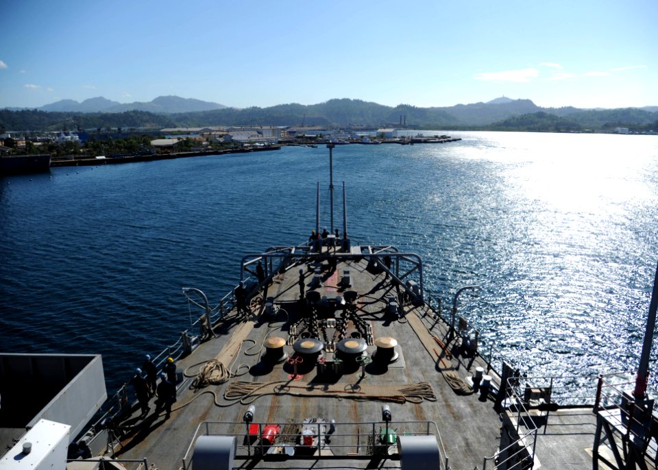 USS Denver port visit 120410-N-LP801-051