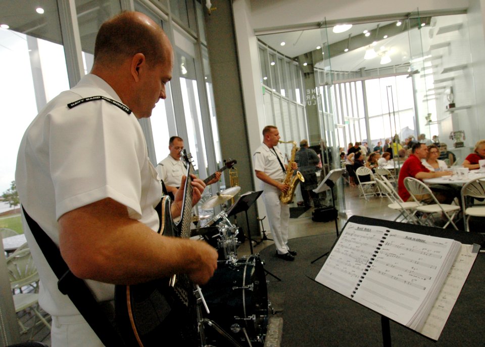 US Navy 070601-N-8497H-059 U.S. Navy Band Mid-South (Freedom) perform before the opening ceremony of the 2nd Annual Riverfest