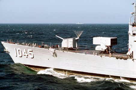 USS Davidson (FF 1045) bow