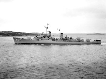 USS Davis (DD-937) underway on 28 February 1957