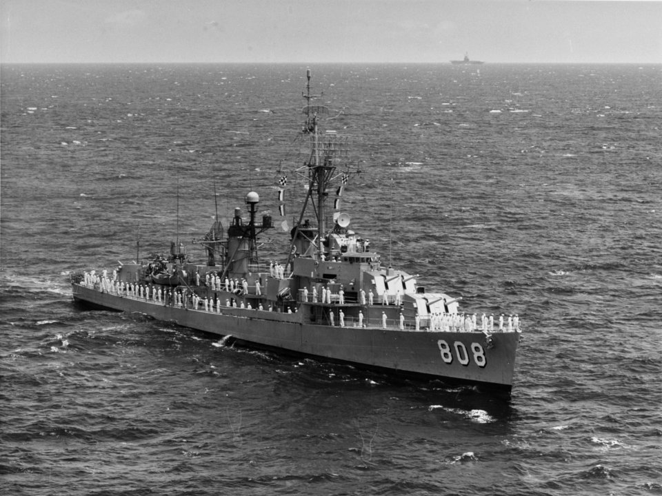 USS Dennis J. Buckley (DDR-808) underway in 1962 (NH 54119)
