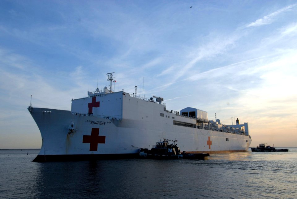 US Navy 070531-N-8704K-075 The Military Sealift Command (MSC) hospital ship USNS Comfort (T-AH 20) makes its way to Naval Station Norfolk