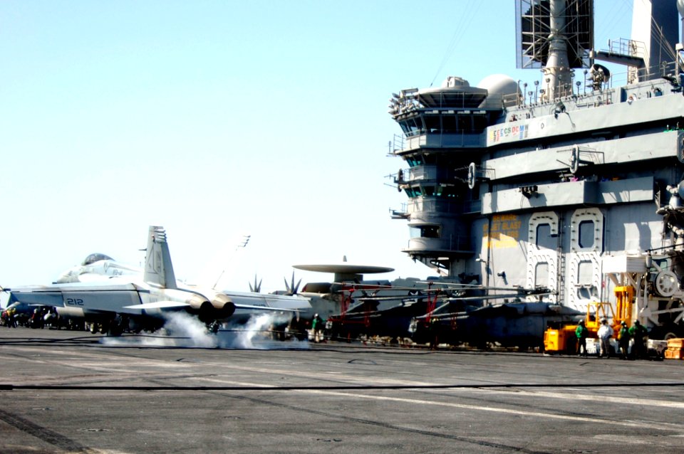 US Navy 070612-N-8119R-158 An F-A-18E Super Hornet, assigned to the