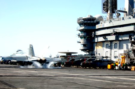 US Navy 070612-N-8119R-158 An F-A-18E Super Hornet, assigned to the