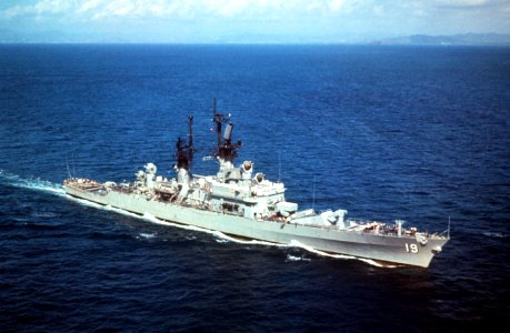USS Dale (CG-19) off Puerto Rico