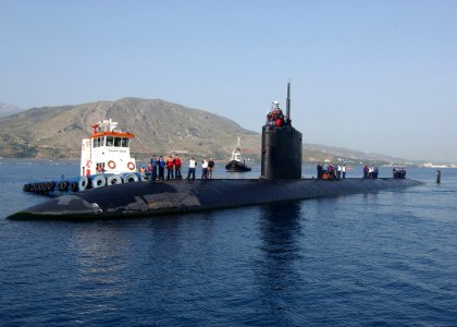 US Navy 070609-N-0780F-002 Los Angeles-class submarine USS Scranton (SSN 756) arrives for a routine port visit photo
