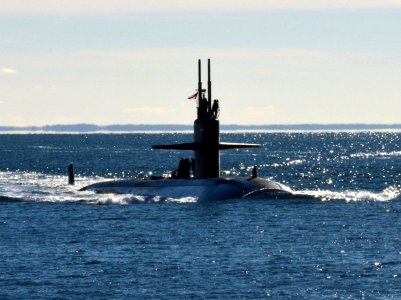 USS Dallas (SSN-700) returning to Groton after final deployment in 2013