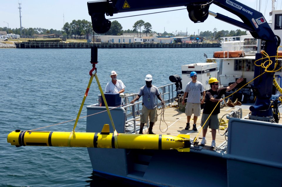 US Navy 070611-N-7676W-097 The Midsize Automated Research Vehicle (MARV) is hoisted aboard Project Support Craft (PSC) 12 following pierside testing during Autonomous Underwater Vehicle (AUV) Fest 2007, hosted by the Naval Surf
