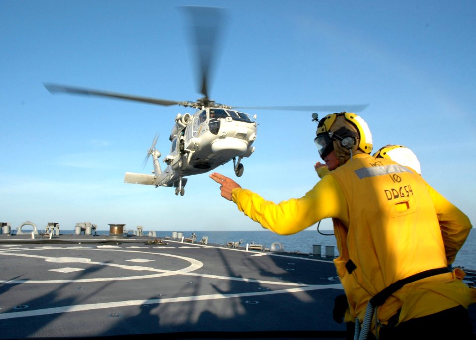 USS Curtis Wilbur conducts flight operations. (9017065367)