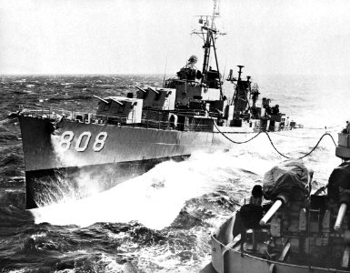 USS Dennis J. Buckley (DDR-808) refuels from USS Los Angeles (CA-135) in 1958