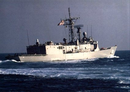 USS Curts (FFG-38) underway in the Persian Gulf, circa in 1991