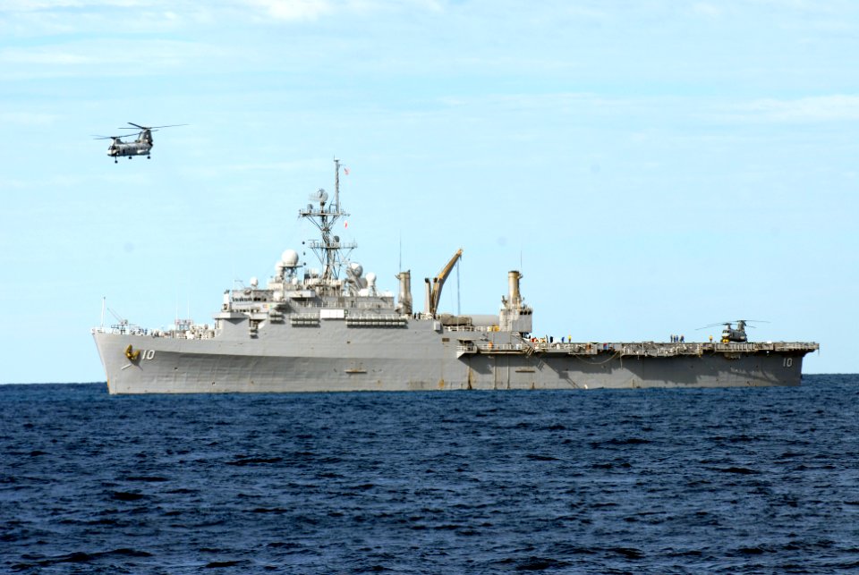 US Navy 070617-N-6936D-065 Amphibious transport dock USS Juneau (LPD 10) conducts rehearsal for a beach landing during exercise Talisman Saber 07 (TS07)