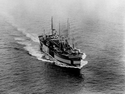 USS Cumberland Sound (AV-17) underway off the U.S. Pacific Coast on 20 September 1944 (NH 55532)