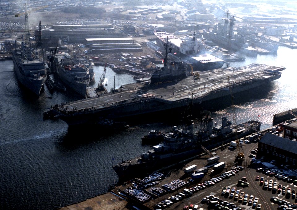 USS Coral Sea (CV-43) leaving Norfork NS in 1985