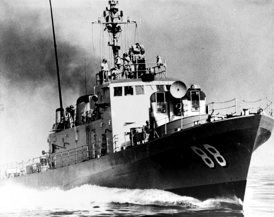 USS Crockett (PG-88) underway c1969