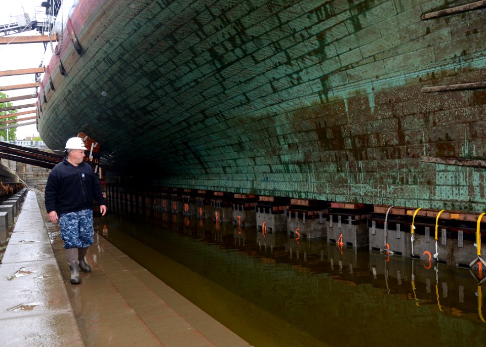 USS Constitution enters dry dock 150519-N-SU274-050