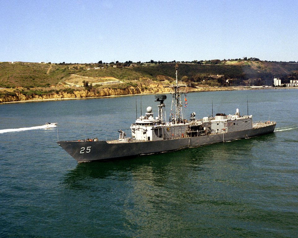 USS Copeland (FFG-25) departing San Diego on 27 February 1987