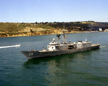 USS Copeland (FFG-25) departing San Diego on 27 February 1987