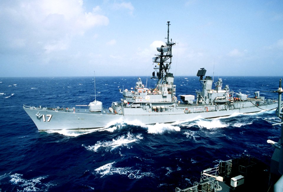 USS Conyngham (DDG-17) underway in the Atlantic Ocean on 1 August 1985 (6409067)