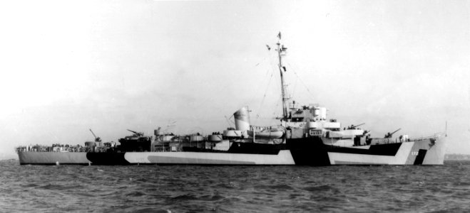 USS Cooner (DE-172) underway in September 1944 (19-LCM-DE172-1)