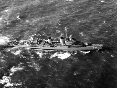 USS Conway (DDE-507) underway on 6 December 1950 (24746297)