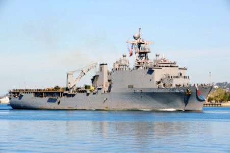 USS Comstock returns to home port 150225-N-DH124-116