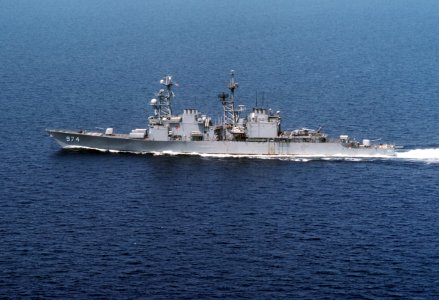 USS Comte de Grasse (DD-974) underway in the Mediterranean Sea, in 1992 (6495946)