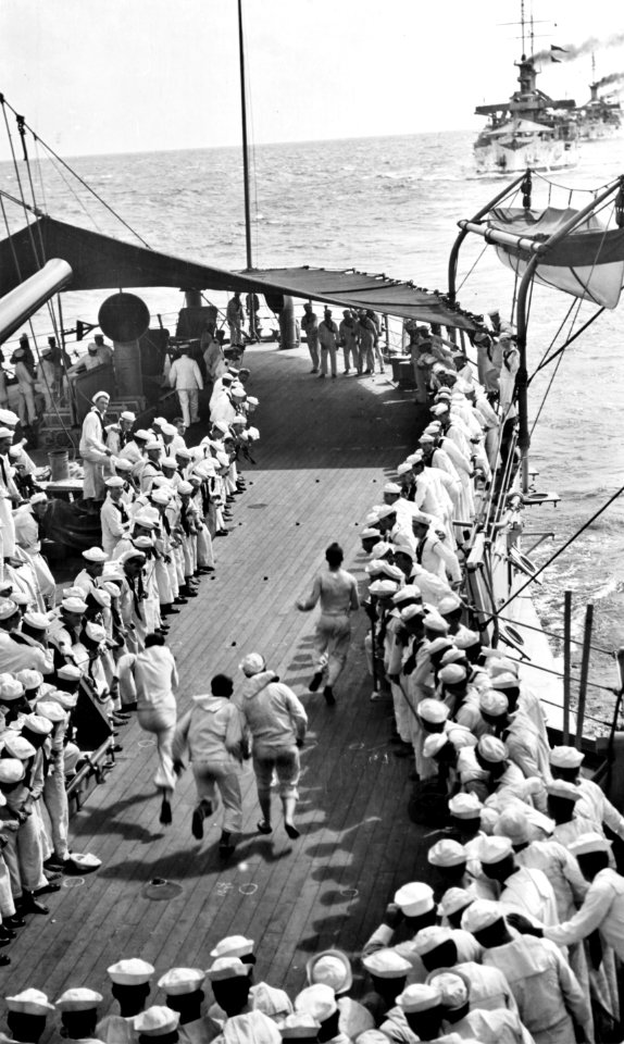 USS Connecticut - NH 42757