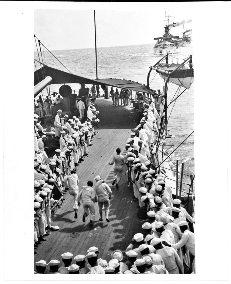 USS Connecticut - NH 42757