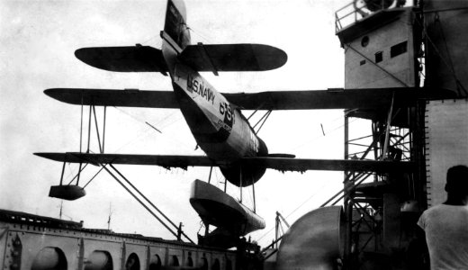 USS CONCORD CL-10 PLANE 1932