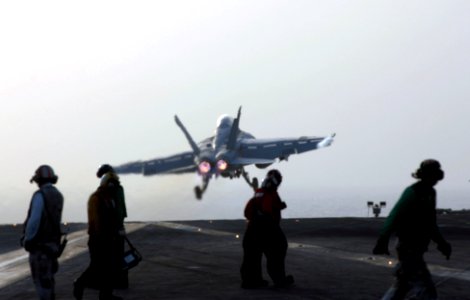US Navy 070629-N-3729H-072 An F-A-18F Super Hornet, assigned to the Black Knights of Strike Fighter Squadron (VFA) 154, launches from the flight deck of Nimitz-class aircraft carrier USS John C. Stennis (CVN 74)