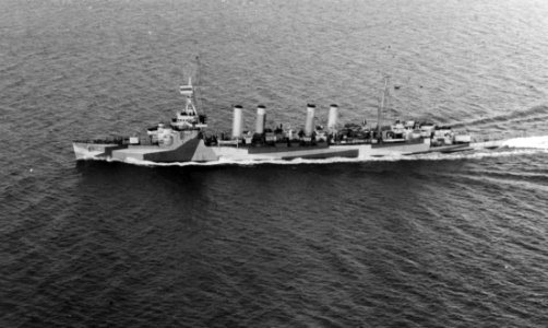 USS Concord (CL-10) underway in Puget Sound on 1 November 1944 (19-N-75591)