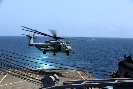 USS Comstock (LSD 45) 140912-M-RR352-140 (15068147647)
