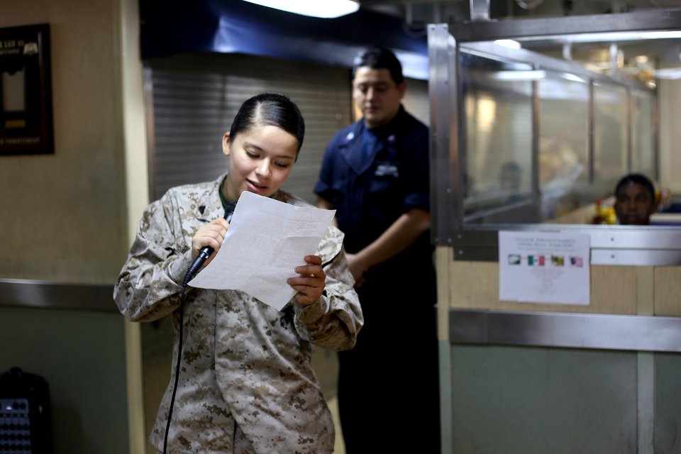 USS Comstock 140930-M-RR352-009 (15417570535)