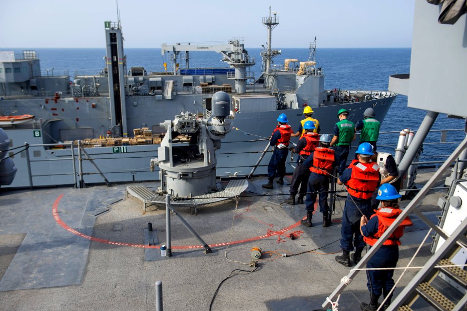 USS Comstock (LSD 45) 141030-N-CU914-005 (15544644858)