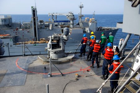 USS Comstock (LSD 45) 141030-N-CU914-005 (15544644858)