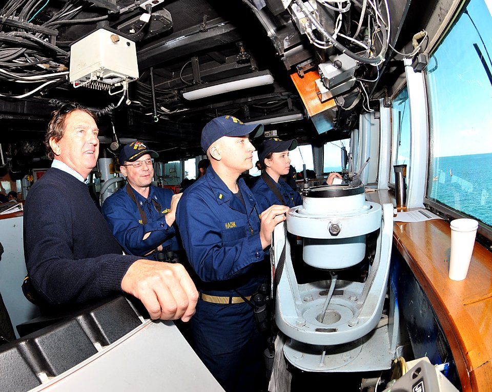 USS Cole visits Key West 140119-N-YB753-047